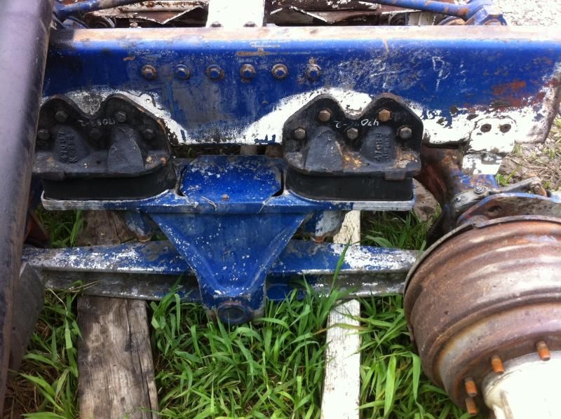 Hendrickson Rubber Block Tandem Axle Suspension Cut Off Rear Frame